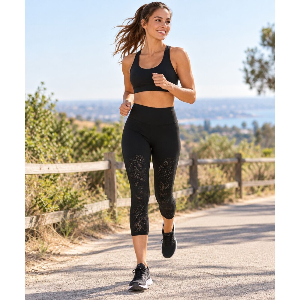 LULULEMON Reveal Crop *Zen Expression 21" 6 Black Mesh Detail Yoga EUC B70